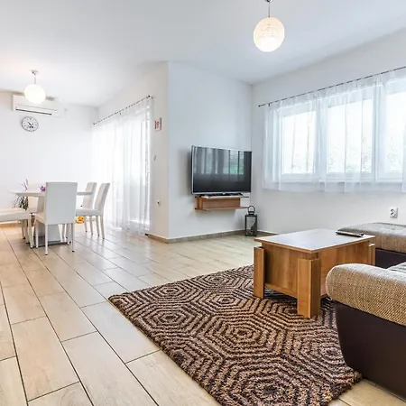 Apartments Nina Maslenica Exterior photo