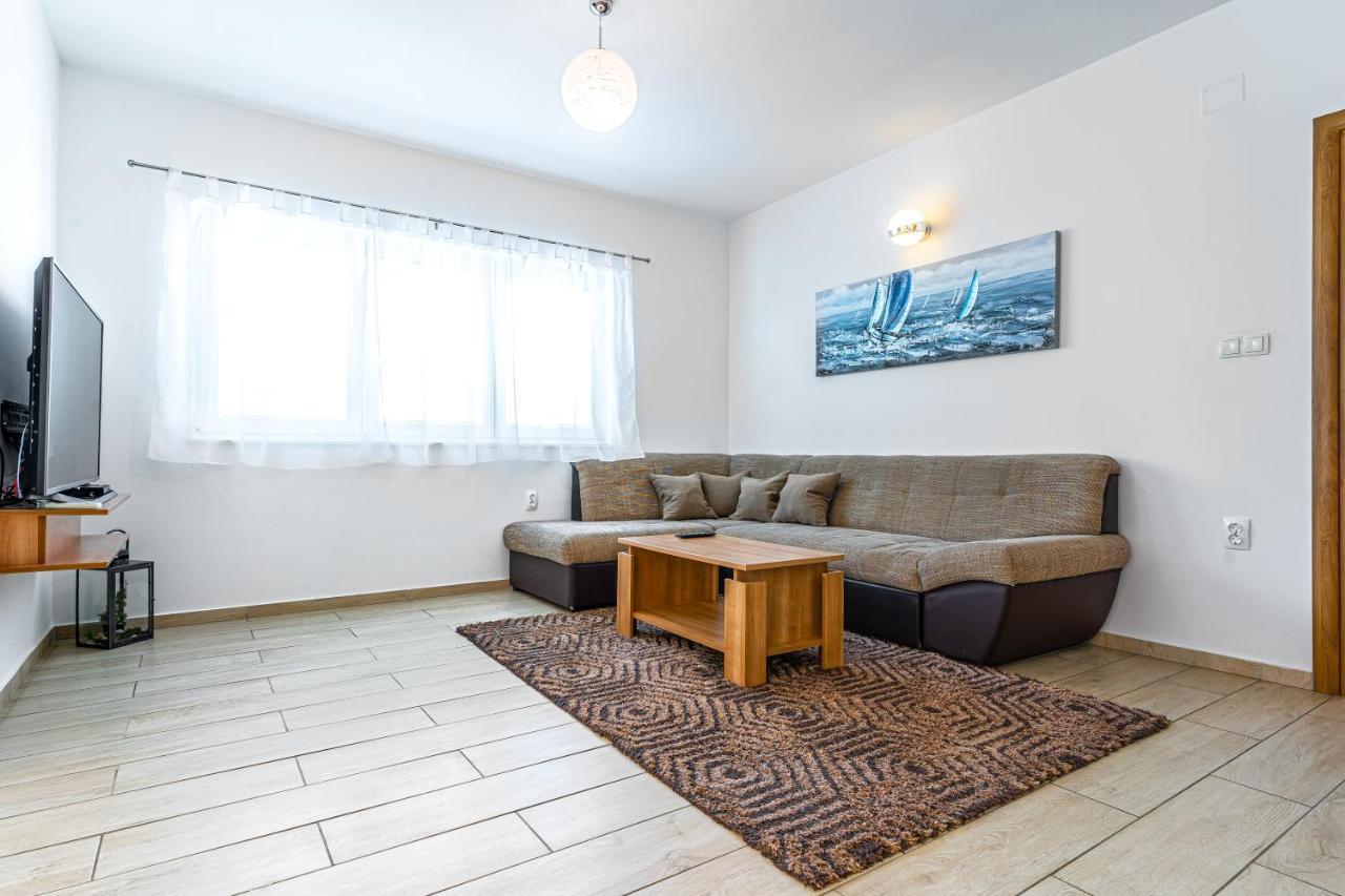 Apartment Nina