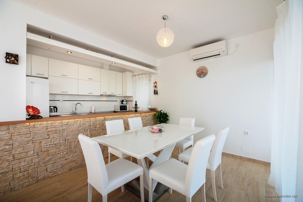 Apartment Nina Maslenica